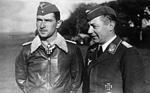 220px-Bundesarchiv_Bild_183-L14164,_Werner_Mölders_mit_Arthur_Laumann.jpg