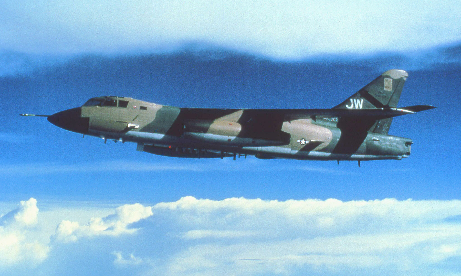 aero_b-66_007.jpg