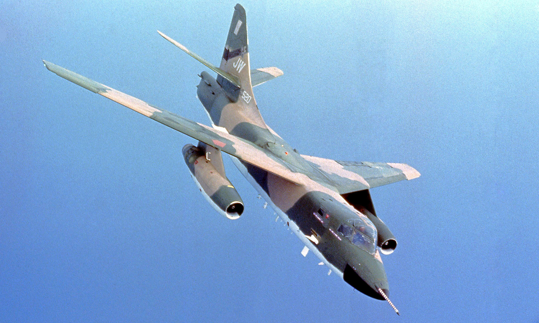 aero_b-66_009.jpg