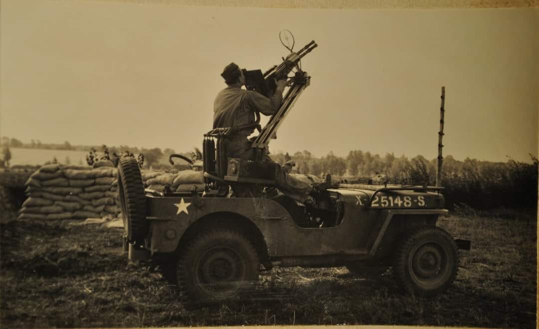 anti aircraft machine gun on  jeep.jpg