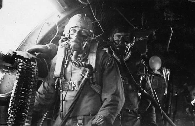 B-17 waist gunner high altitude.jpg