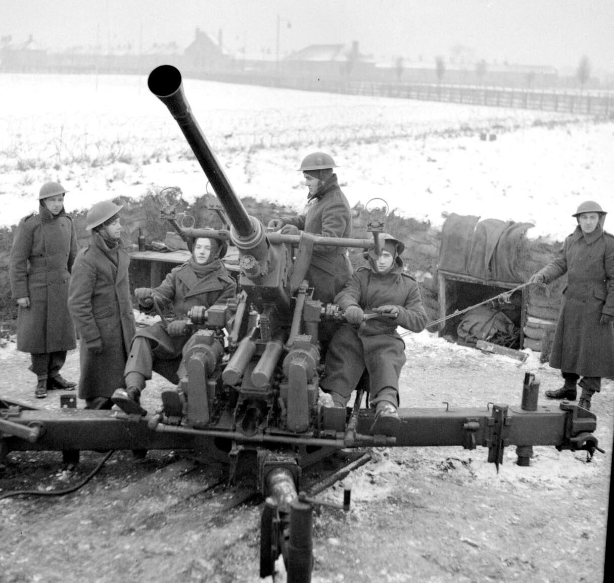 Bofors 40mm AA gun of the 117th LAA (Light Anti-Aircraft) Regiment at Billingham, County Durha...jpg