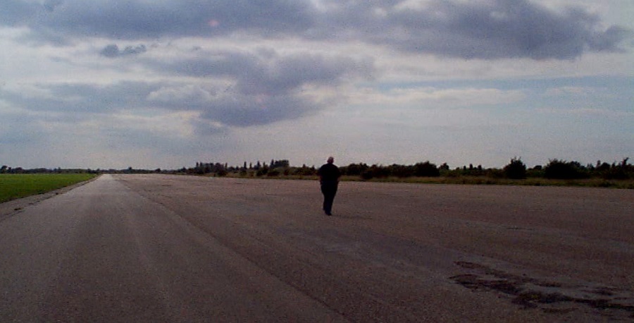 Bud on runway.jpg