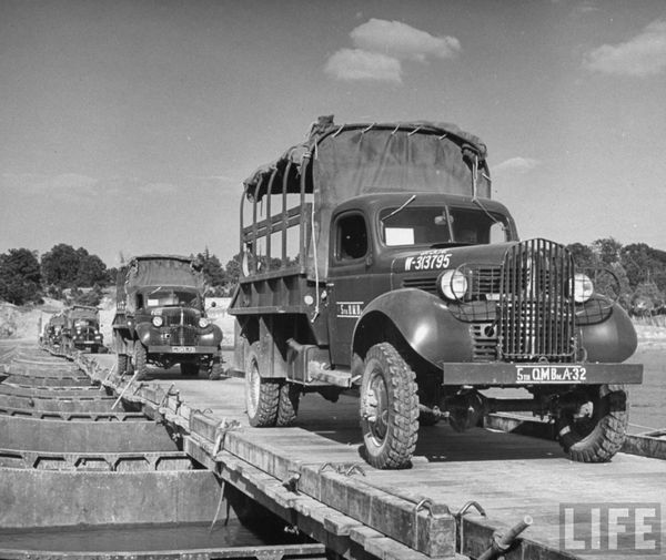 dodge wd15 crossing  ponton bridge.jpg