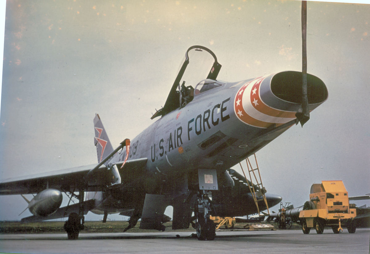 f-100d_53809.jpg