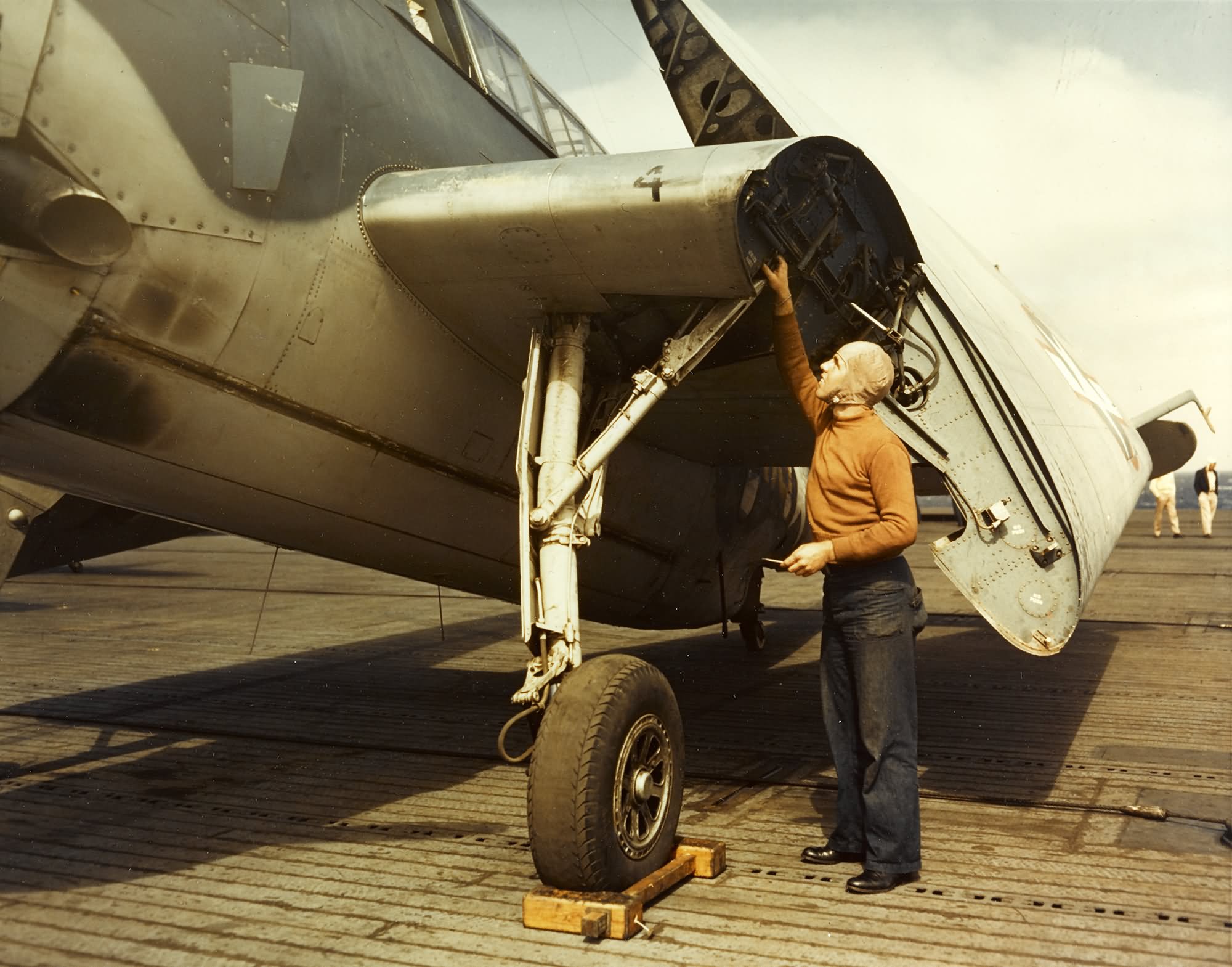 Grumman_TBF-1_1943_2.jpg