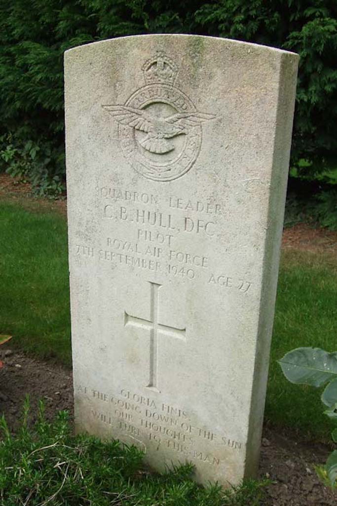 Hull-grave1-opt.jpg