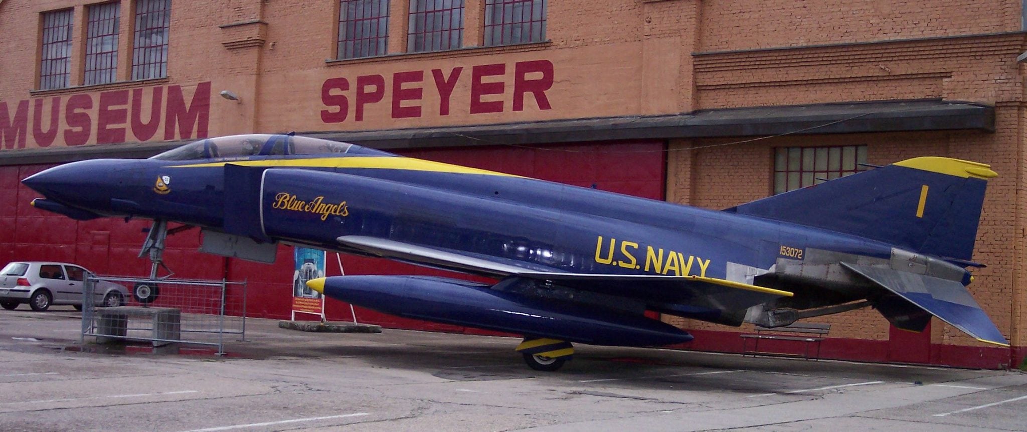 McDonnell_Douglas_F_-_4J_Phantom_Blue_Angels.jpg