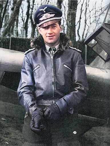 me 109 pilot.jpg