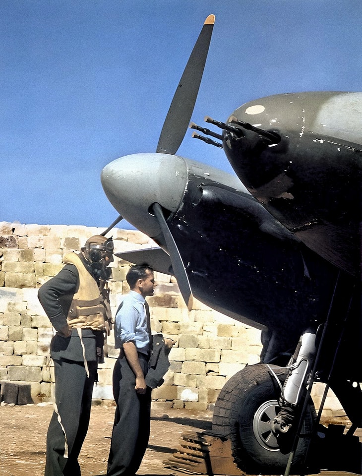 mosquito malta 1943.jpg