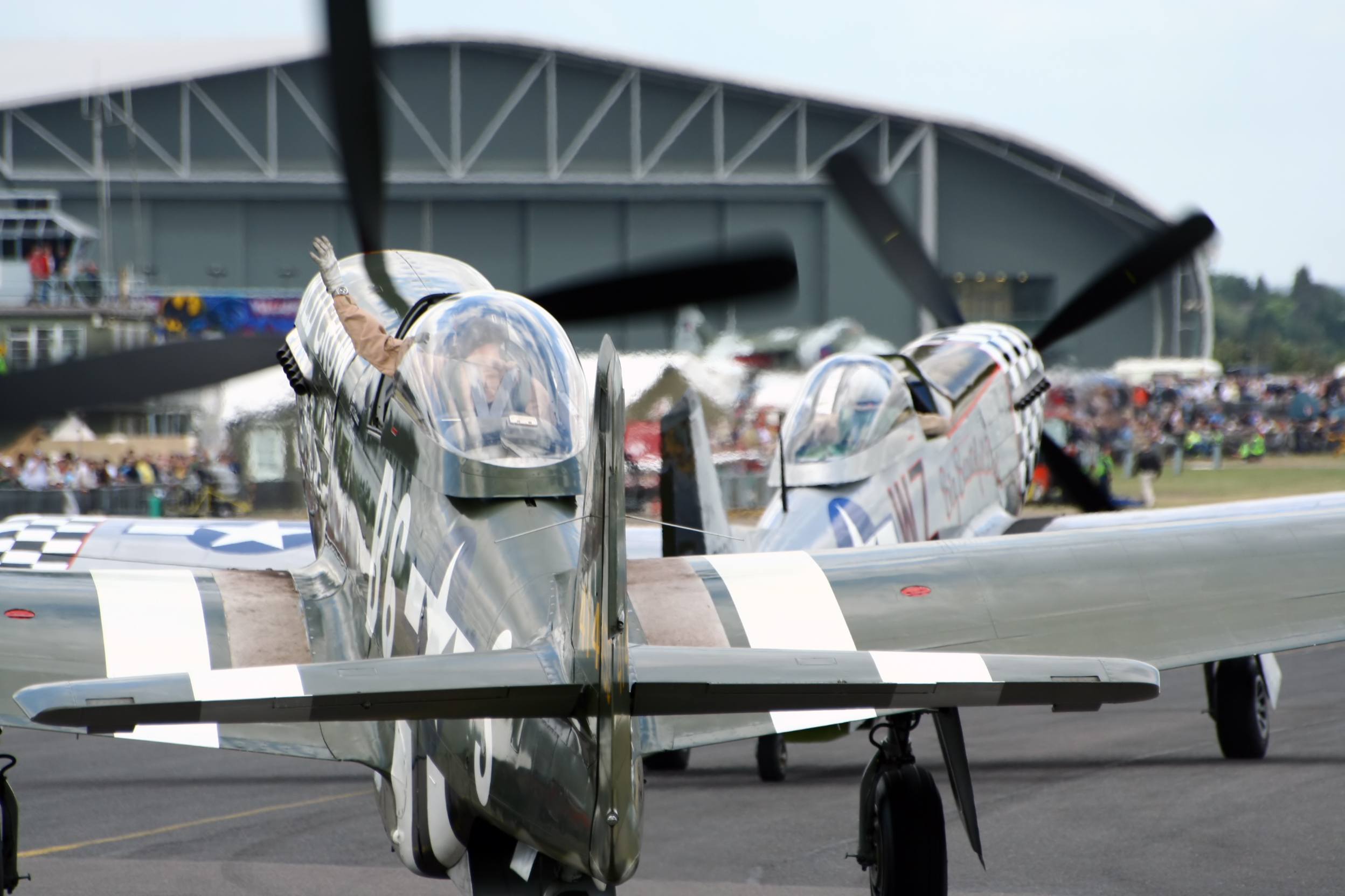 Mustangs_taxying.jpg