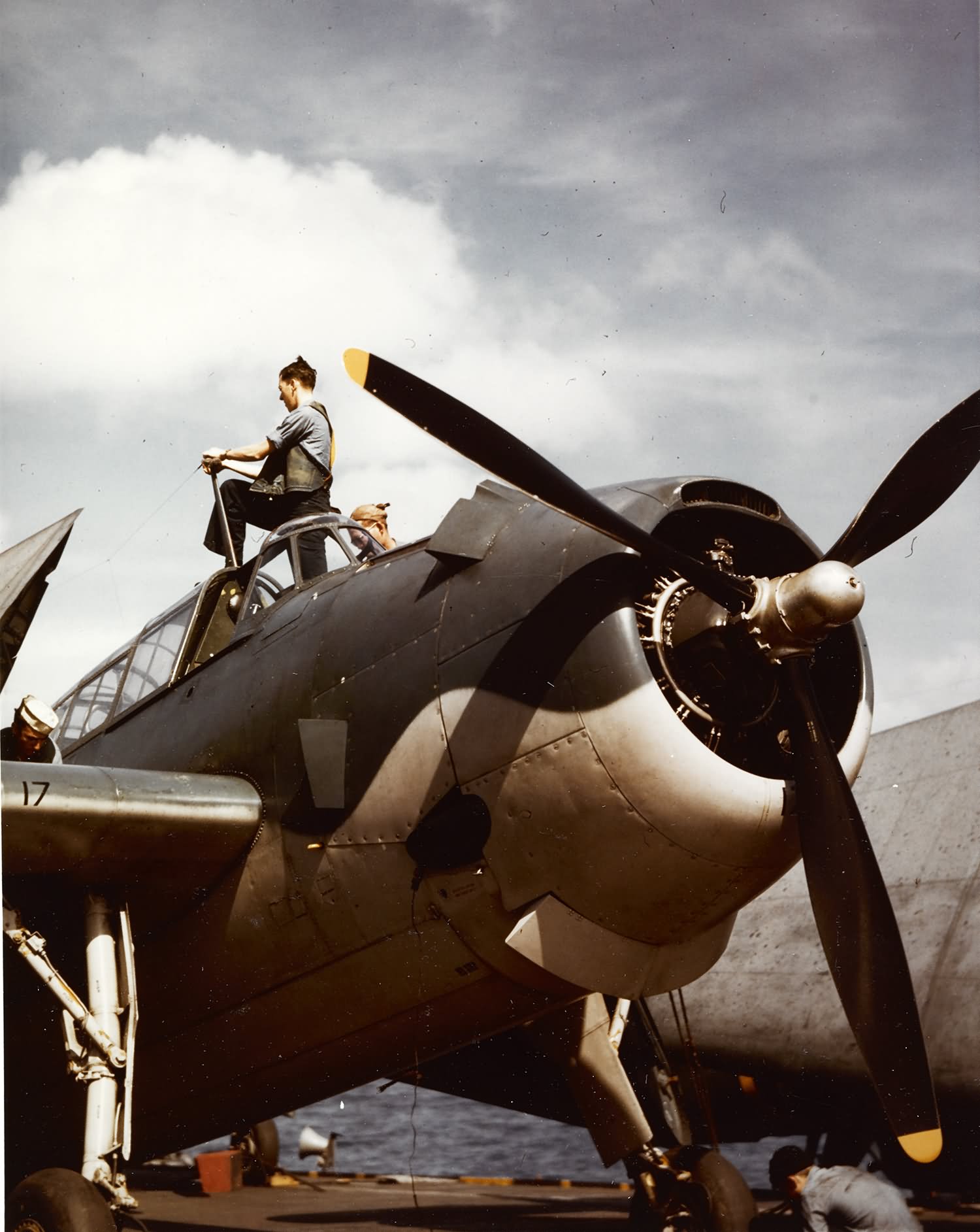 TBF_USS_Yorktown_CV-10_1943.jpg