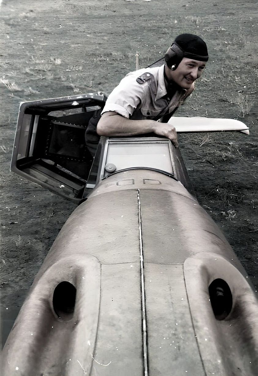 The Bf-109 cockpit was very tiny, but it worked.jpg