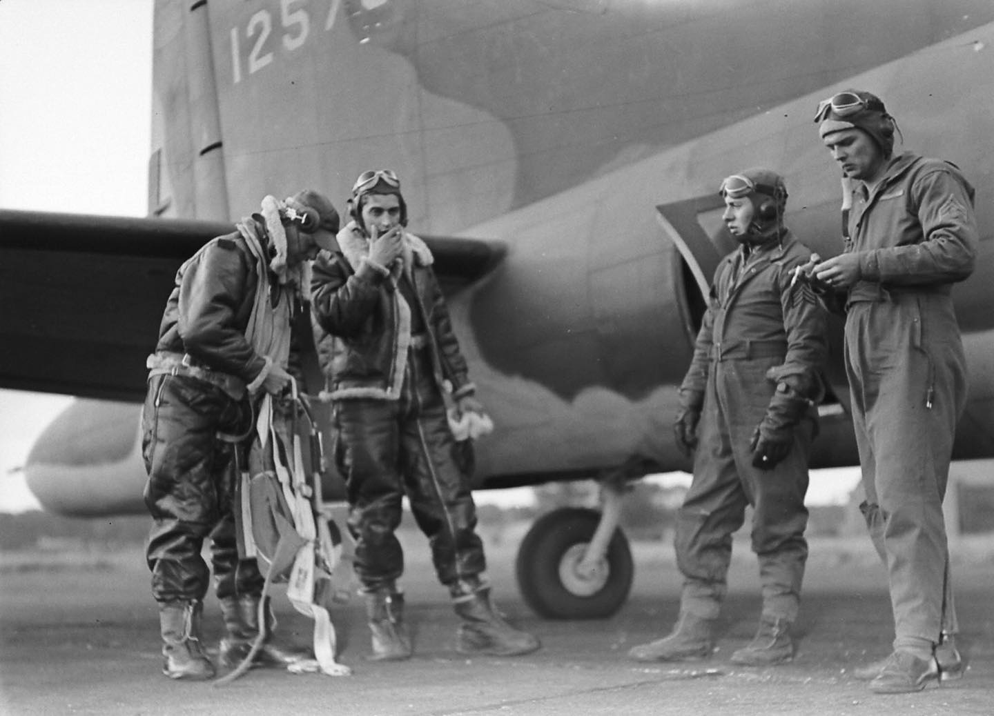 USAAF personnel 8th AF ENGLAND 1942.jpg