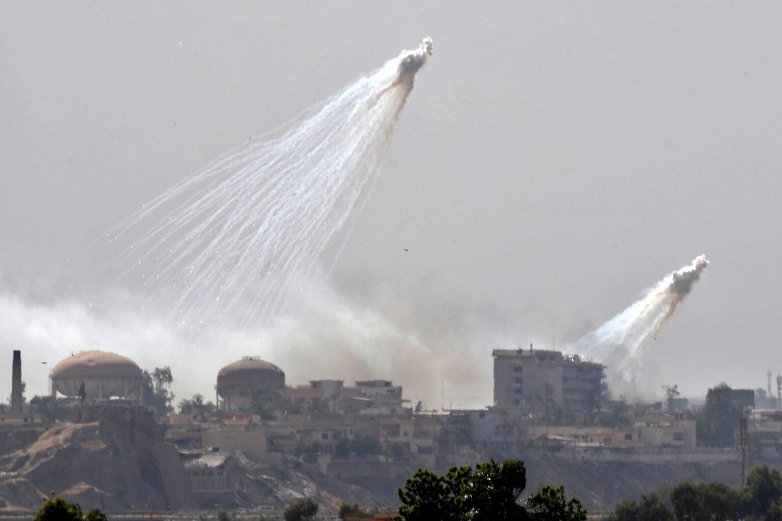 white-phosphorus-bomb-1536x1024.jpg